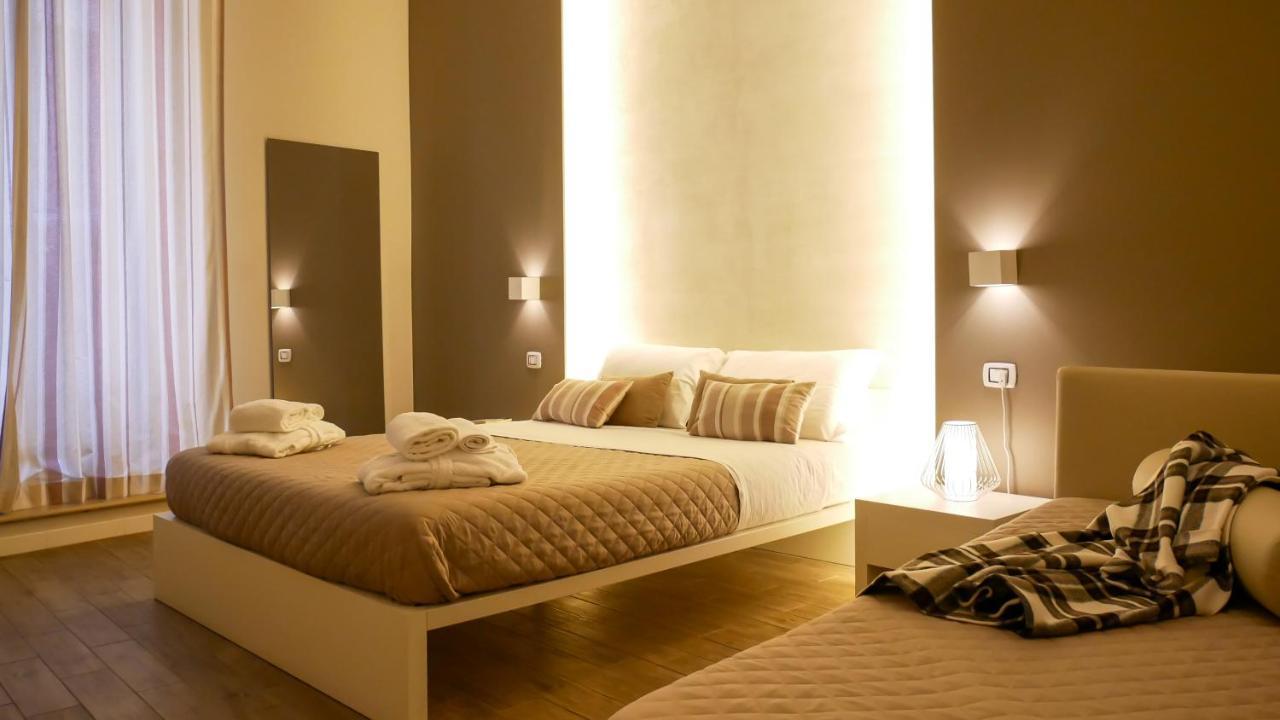La Banchina Holiday Rooms Trani Exterior photo