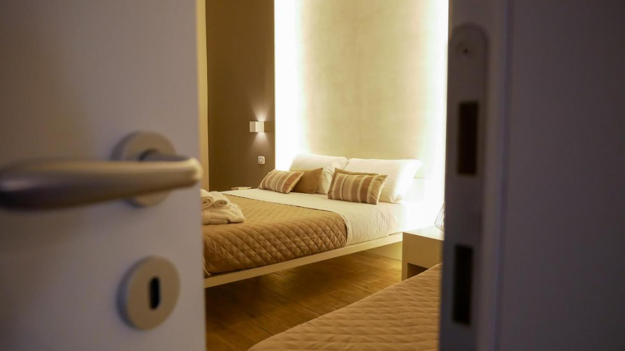 La Banchina Holiday Rooms Trani Exterior photo