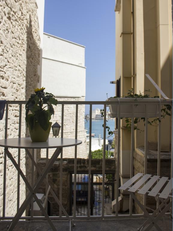 La Banchina Holiday Rooms Trani Exterior photo