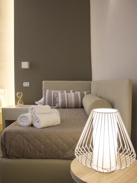 La Banchina Holiday Rooms Trani Exterior photo